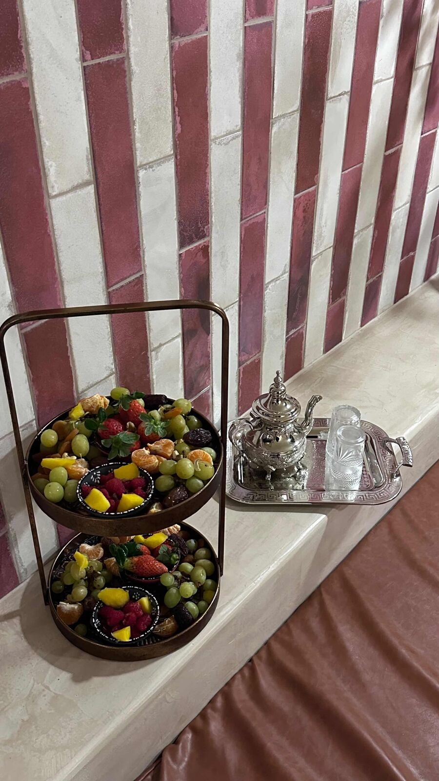 Thee en fruit in de hammam van White Lotus in Grimbergen